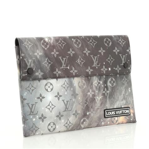 louis vuitton triple pochette